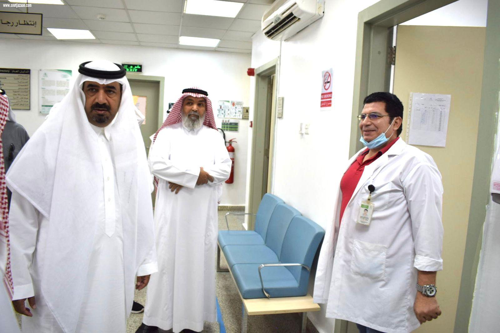 محافظ بـيـش يتفقد مركز الخلاوية والنجوع والقرى التابعة له