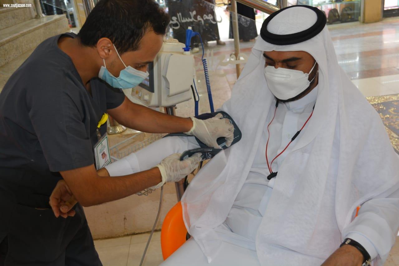 مدير إدارة شؤون المراكز الصحية بصحة جازان البجوي يدشن حملة التبرع بالدم دماؤنا للوطن
