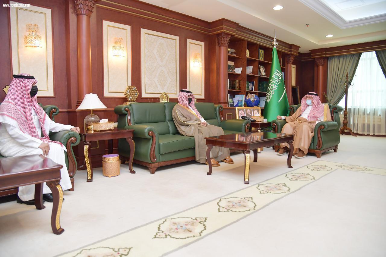 سمو أمير منطقة جازان يستقبل المشرف على الهيئة العليا للأمن الصناعي