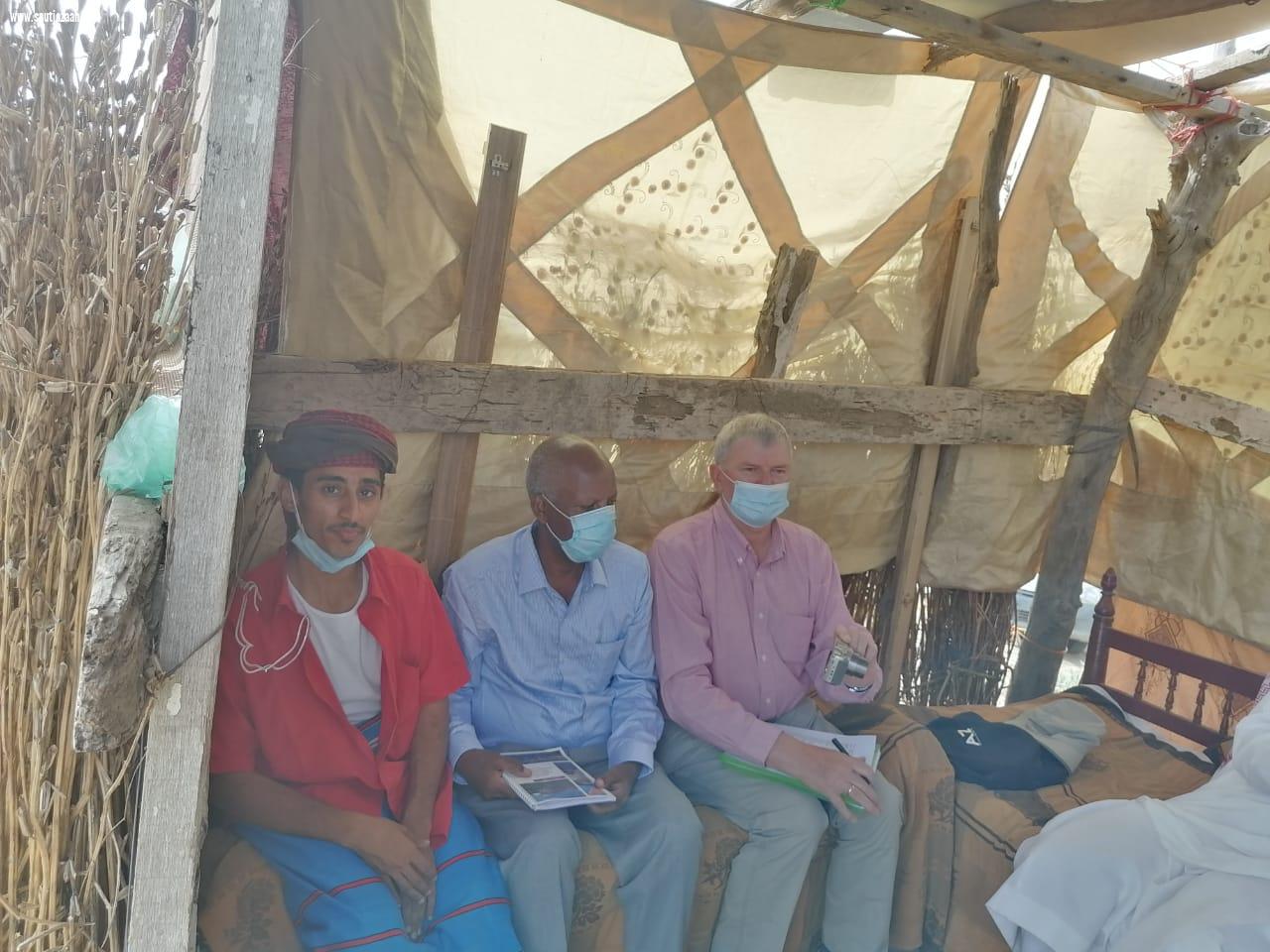 المزارع علي عبده حازمي يستقبل وفد الفاوفي مزرعته بضمد
