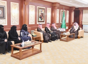 سمو نائب أمير منطقة جازان يكرم طلاب وطالبات المنطقة الفائزين بجائزة  المواطنة المسؤولة