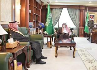 سمو أمير جازان يستقبل رئيس فرع النيابة العامة المعين بالمنطقة 