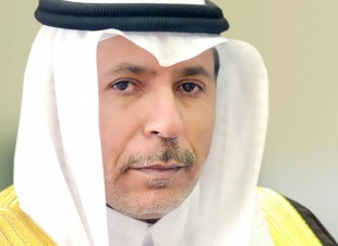 معالي رئيس الجامعة وأعضاء مجلس شورى يقدمون واجب العزاء للزميل المباركي بوفاة والدته