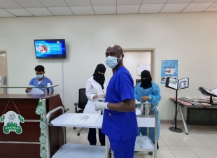 بالتعاون مع صحة جازان دار الملاحظه ينظم حملة تطعيم ضد الإنفلونزا الموسمية