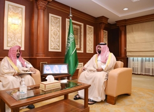 سمو نائب أمير جازان يتسلّم التقرير السنوي لفرع الشؤون الإسلامية بالمنطقة لعام 2022