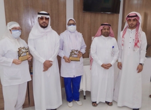  القطاع الجنوبي بصحة جازان يكرم منسوبي صحي الدريعية نظير جهودهم المتميزة