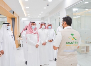 محافظ الحرث يطلع على جهود المركز الإقليمي للقيادة والتحكم بصحة جازان